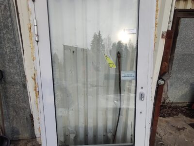 Alumiiniovi ikkunalla 106 x 229