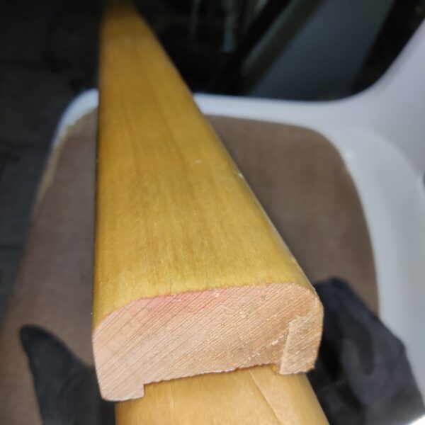 Lakattua mänty kaidepuuta 24 metriä