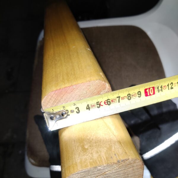 kaidepuu lakattu mänty 02 kaidepuu lakattu mänty 02