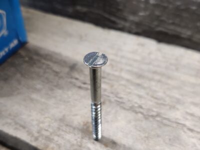 Uppokantainen uraruuvi 5,0 x 60 10kpl