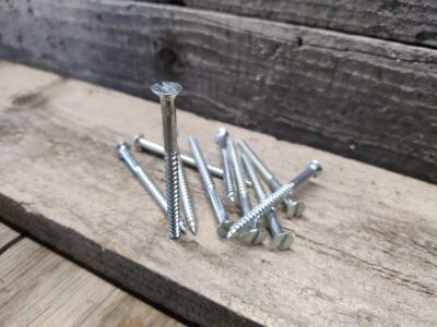 Uppokantainen uraruuvi 5,0 x 70 10kpl