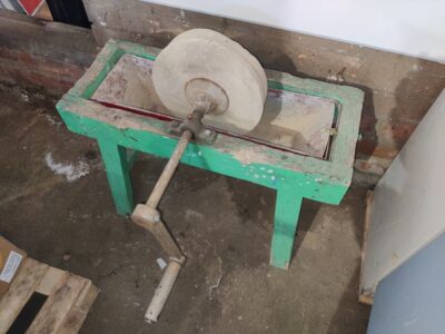 Käsikäyttöinen tahko