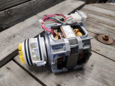 Astianpesukoneen kiertovesipumppu